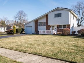 1 Shawnee Lane, Commack NY 11725