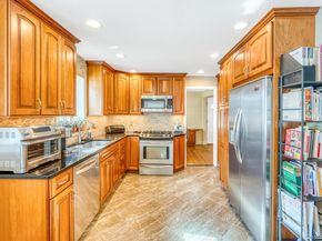 2531 Mount Avenue, Oceanside NY 11572