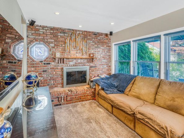2531 Mount Avenue, Oceanside NY 11572