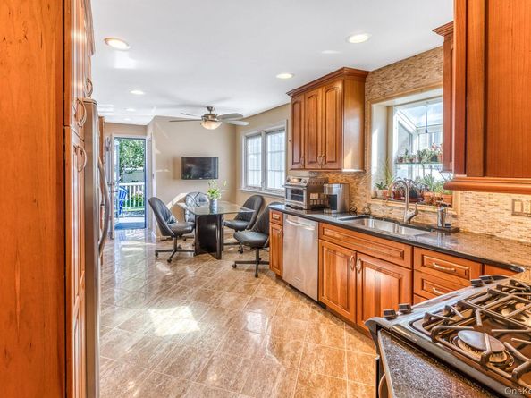 2531 Mount Avenue, Oceanside NY 11572