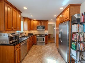 2531 Mount Avenue, Oceanside NY 11572