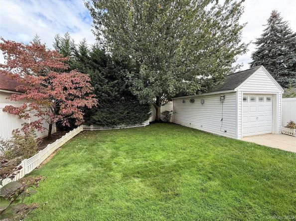 2531 Mount Avenue, Oceanside NY 11572