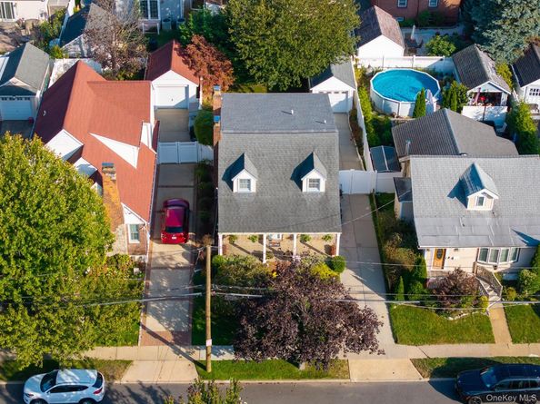 2531 Mount Avenue, Oceanside NY 11572