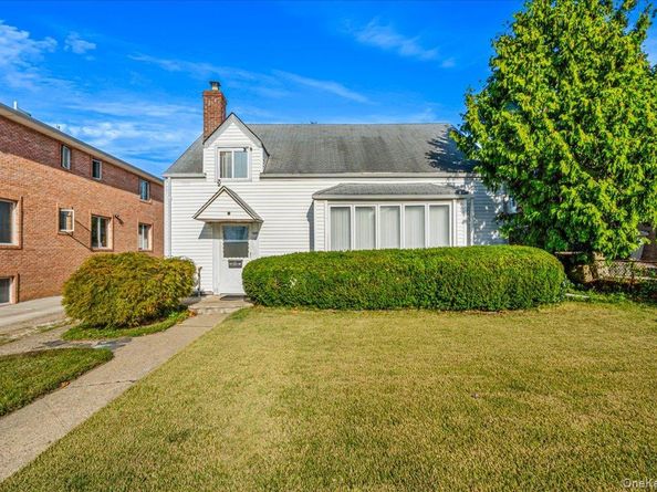 64-65 Cloverdale Boulevard, Oakland Gardens NY 11364