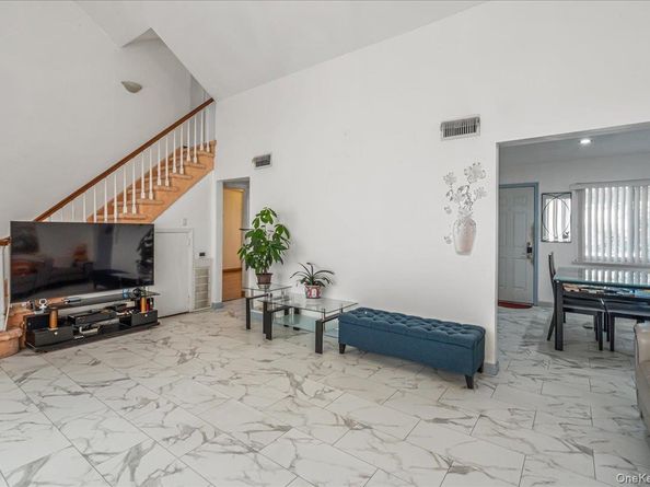 64-65 Cloverdale Boulevard, Oakland Gardens NY 11364
