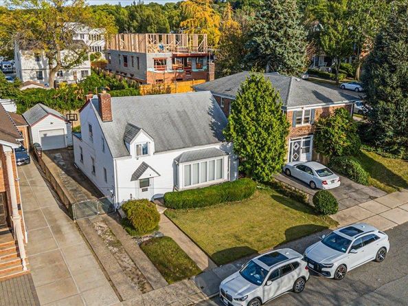 64-65 Cloverdale Boulevard, Oakland Gardens NY 11364