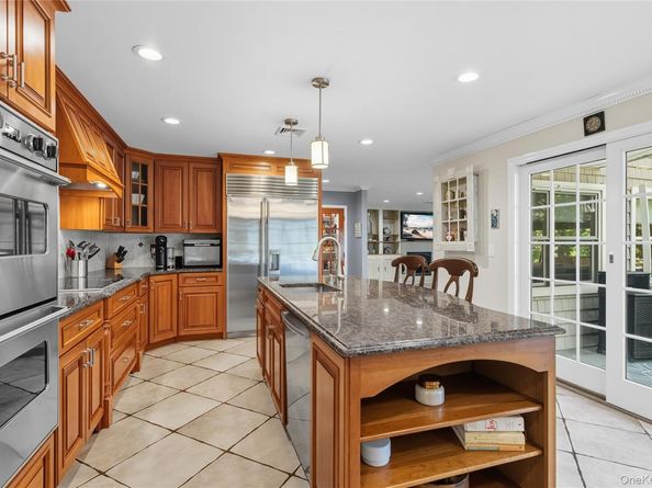 16 Pine Road, Syosset NY 11791