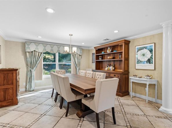 16 Pine Road, Syosset NY 11791