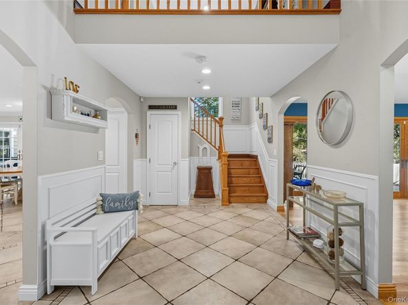 16 Pine Road, Syosset NY 11791