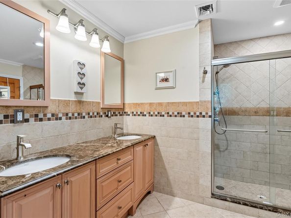 16 Pine Road, Syosset NY 11791