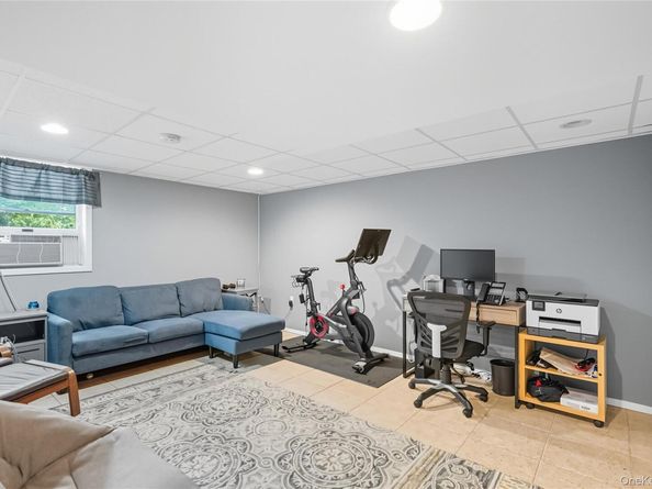 16 Pine Road, Syosset NY 11791