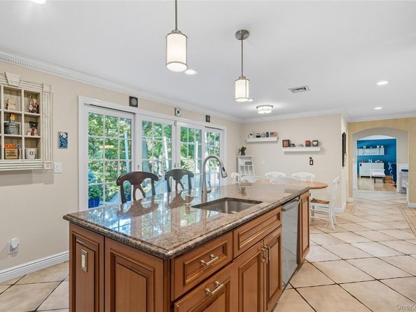 16 Pine Road, Syosset NY 11791