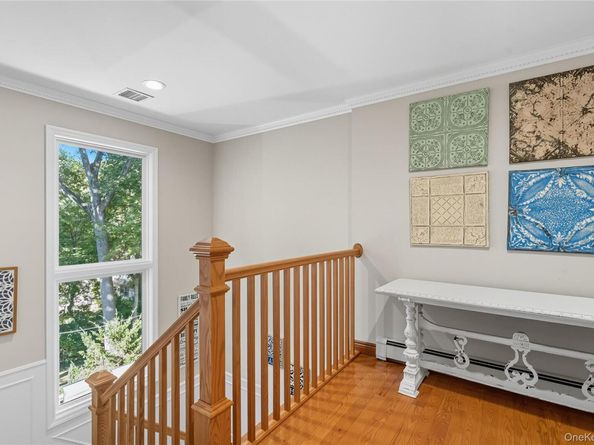 16 Pine Road, Syosset NY 11791