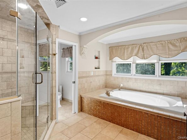 16 Pine Road, Syosset NY 11791
