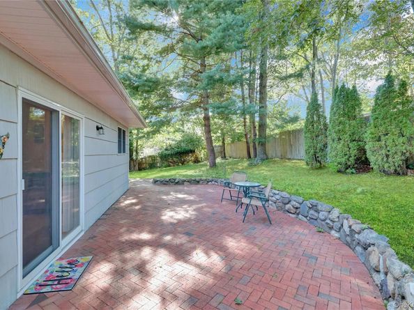 10 Pardam Knoll Drive, Miller Place NY 11764