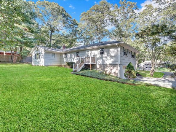 10 Pardam Knoll Drive, Miller Place NY 11764