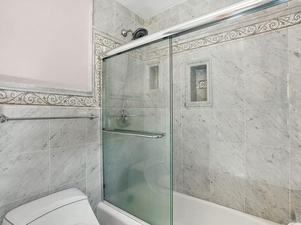 11 Robinhood Road, White Plains NY 10605