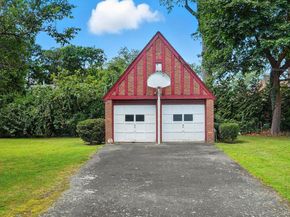 11 Robinhood Road, White Plains NY 10605