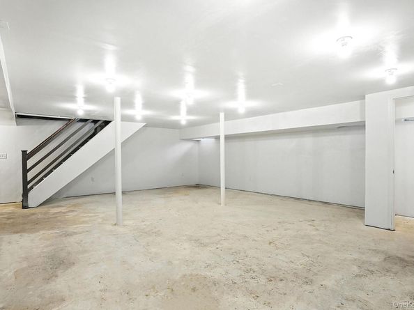 11 Robinhood Road, White Plains NY 10605