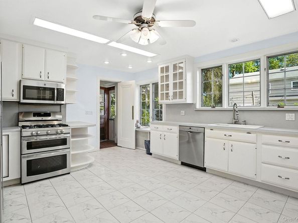 11 Robinhood Road, White Plains NY 10605