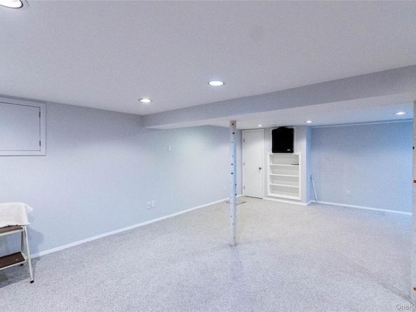 24 Dulittle Street, North Babylon NY 11703
