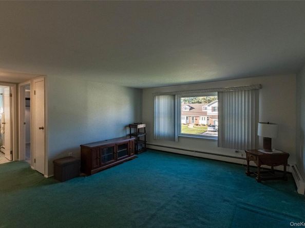 24 Dulittle Street, North Babylon NY 11703