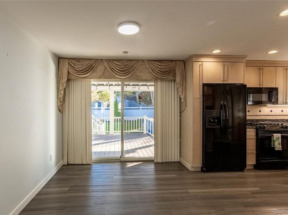 24 Dulittle Street, North Babylon NY 11703