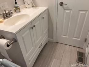 465 Old Country Road 465, Riverhead NY 11901