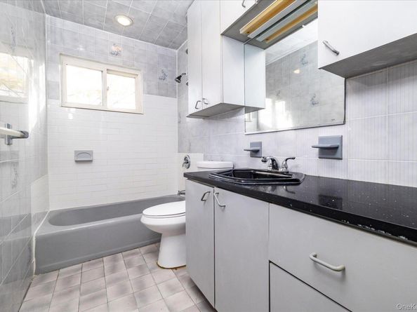 69 E 1st Street, Freeport NY 11520