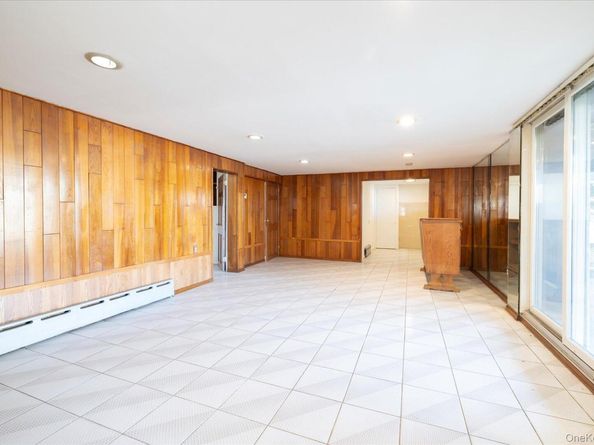 69 E 1st Street, Freeport NY 11520