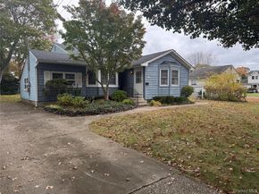 91 8th Ave, Kings Park NY 11754