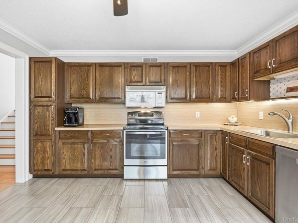 349 Heritage Hills B, Somers NY 10589