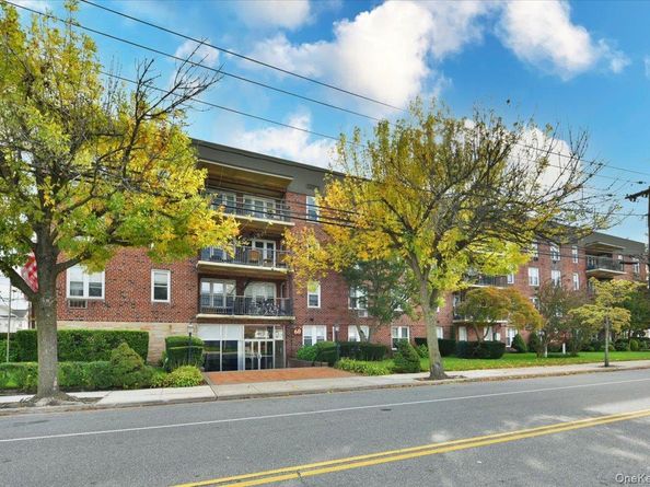 60 Hempstead Avenue 1H, Lynbrook NY 11563