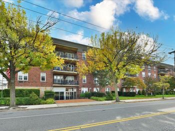 60 Hempstead Avenue