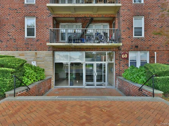 60 Hempstead Avenue 1H, Lynbrook NY 11563