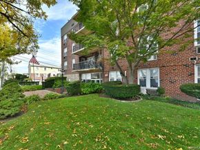 60 Hempstead Avenue 1H, Lynbrook NY 11563