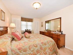 60 Hempstead Avenue 1H, Lynbrook NY 11563