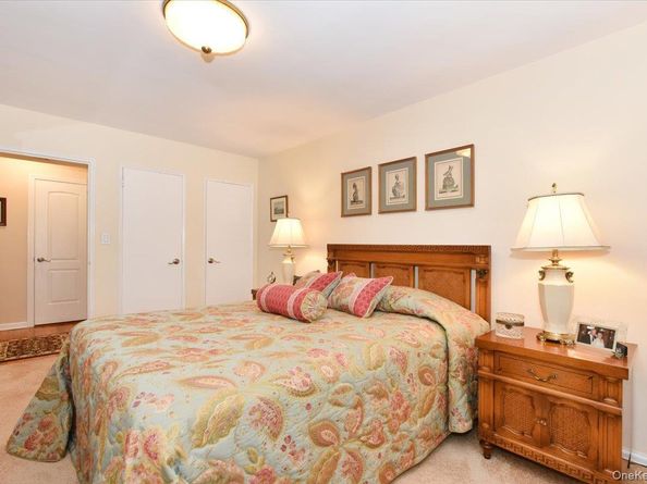 60 Hempstead Avenue 1H, Lynbrook NY 11563