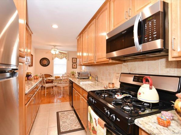 60 Hempstead Avenue 1H, Lynbrook NY 11563