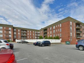 60 Hempstead Avenue 1H, Lynbrook NY 11563