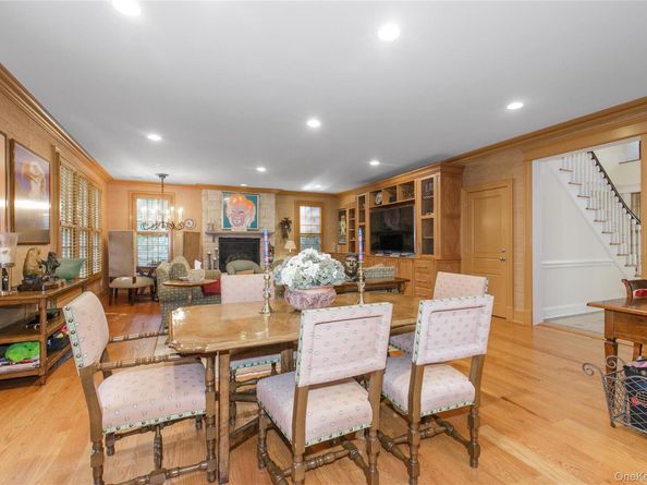 2 Earle Drive, Muttontown NY 11791