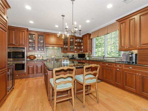2 Earle Drive, Muttontown NY 11791