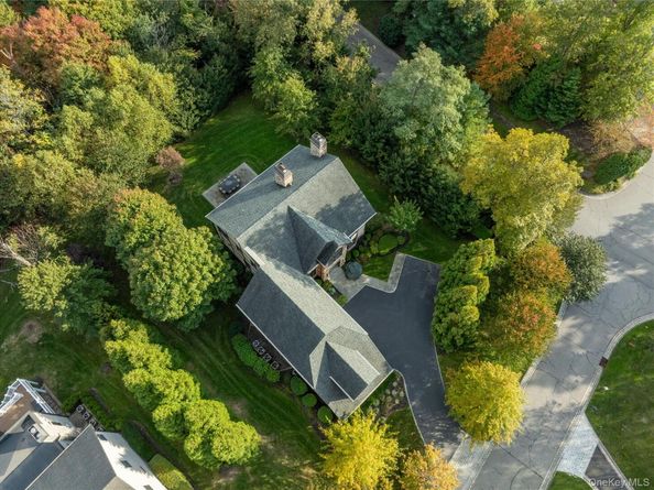 2 Earle Drive, Muttontown NY 11791