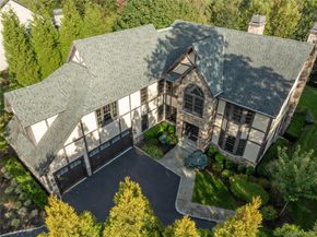 2 Earle Drive, Muttontown NY 11791