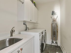2 Earle Drive, Muttontown NY 11791