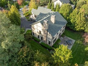 2 Earle Drive, Muttontown NY 11791