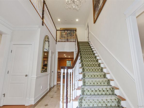 2 Earle Drive, Muttontown NY 11791