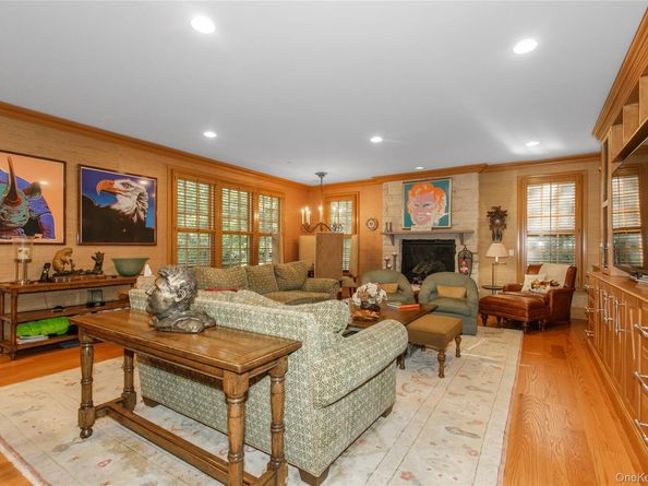 2 Earle Drive, Muttontown NY 11791