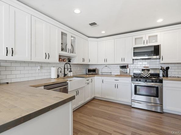 11 Horizon Court, Huntington NY 11743