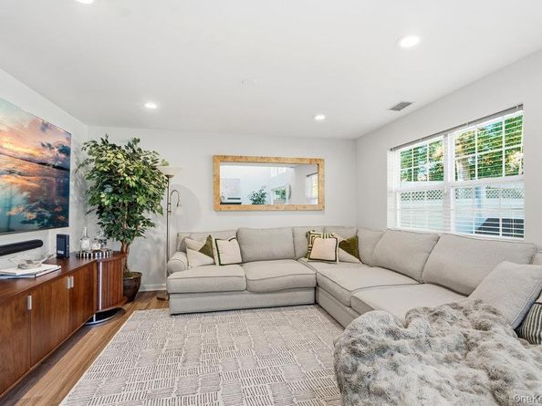 11 Horizon Court, Huntington NY 11743
